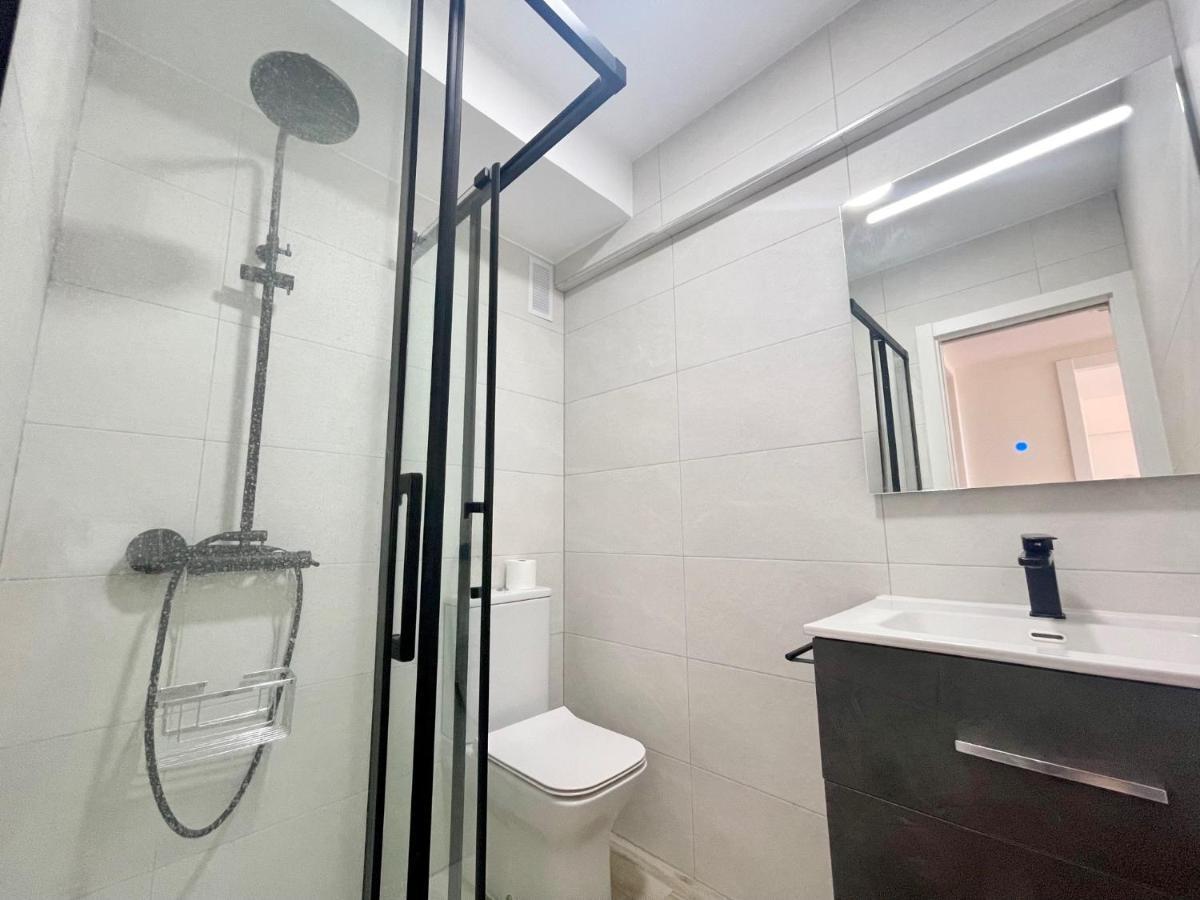Gemelos 1 Modern Seaviews Μπένιντορμ Εξωτερικό φωτογραφία